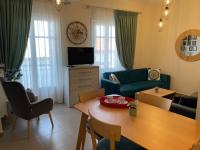 TV a/nebo společenská místnost v ubytování Skiathos home