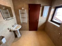 Koupelna v ubytování Bright Mountain View Penthouse - 300mbps Wi-fi