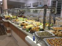 Jídlo v hotelu nebo okolí