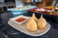 ホテルの敷地内または近くでの食事または食べ物
