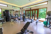 Fitness centrum a/nebo fitness zařízení v ubytování Nai Thon beachfront apartment by Lofty