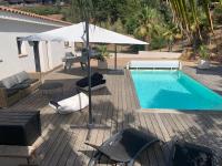 Bazén v ubytovaní Appartement - Maison "Le pied à terre 1" PORTICCIO alebo v jeho blízkosti