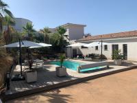 Bazén v ubytovaní Appartement - Maison "Le pied à terre 1" PORTICCIO alebo v jeho blízkosti