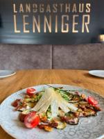 Jídlo v hotelu nebo okolí