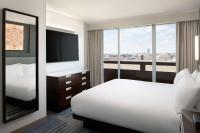 Hilton Washington DC National Mall The Wharfにあるベッド