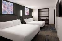 Hilton Washington DC National Mall The Wharfにあるベッド