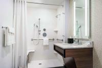 Ein Badezimmer in der Unterkunft Hilton Garden Inn Annapolis Downtown