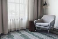 Ein Sitzbereich in der Unterkunft Hilton Garden Inn Annapolis Downtown