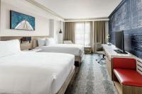 Ein Bett oder Betten in einem Zimmer der Unterkunft Hilton Garden Inn Annapolis Downtown