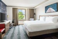 Ein Bett oder Betten in einem Zimmer der Unterkunft Hilton Garden Inn Annapolis Downtown
