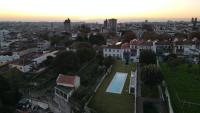 Nespecifikovaný výhled na destinaci Porto nebo výhled na město při pohledu z apartmánu