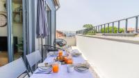 Balkón nebo terasa v ubytování Terrace Pool Apartment Oporto by LovelyStay