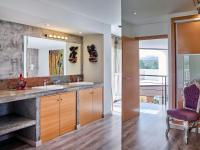 A kitchen or kitchenette at Can Do It