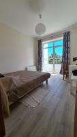 Spacious Condo 5 min to Jurmala Beachにあるシーティングエリア