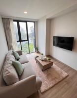 TV a/nebo společenská místnost v ubytování Sky Park Laguna 1bdr Lake View
