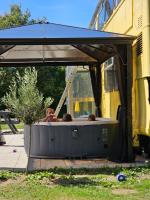 Plán poschodí v ubytovaní The Big Yellow Bus