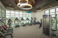 Hilton Grand Vacations Club Ocean 22 Myrtle Beachにあるフィットネスセンターまたはフィットネス設備