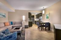 Hilton Grand Vacations Club Ocean 22 Myrtle Beachにあるキッチンまたは簡易キッチン