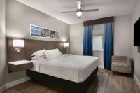 Hilton Grand Vacations Club Ocean 22 Myrtle Beachにあるベッド