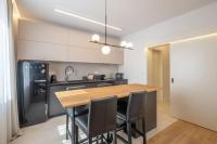 Kuchyň nebo kuchyňský kout v ubytování Top-Notch location, an Exceptionally Stylish flat