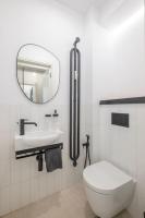 Koupelna v ubytování Top-Notch location, an Exceptionally Stylish flat