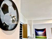 Netflix-Seaview-SunsetView-PuteriBeach-Mutiara Beach Resort Melakaにあるテレビまたはエンターテインメントセンター
