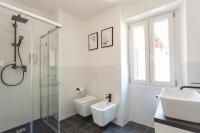 A bathroom at Una finestra sul lago