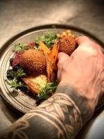 Jídlo v hotelu nebo okolí