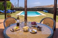 The swimming pool at or close to Casa El Barranco