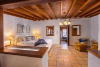A bed or beds in a room at Casa El Barranco