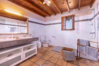 A bathroom at Casa El Barranco