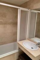 Kúpeľňa v ubytovaní MARBELLA - ALICATE BEACHFRONT Apartment - 5