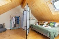Posteľ alebo postele v izbe v ubytovaní Chalet Like Upstairs Private Suite