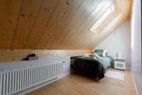 Posteľ alebo postele v izbe v ubytovaní Chalet Like Upstairs Private Suite