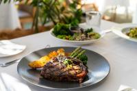 Jídlo v hotelu nebo okolí