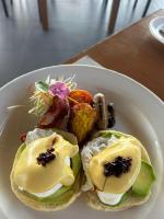 ホテルの敷地内または近くでの食事または食べ物