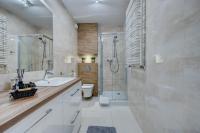 Kúpeľňa v ubytovaní LM APARTAMENTY NARUTOWICZA Kamienica Nova 2-3