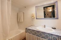 A bathroom at Agroturismo Son Triay