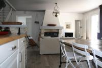 Una cocina o cocineta en Grande maison &agrave; Chaucre &agrave; 500 m de la plage