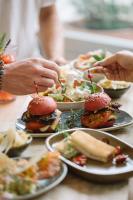un grupo de platos de comida sobre una mesa en Mercure Avignon TGV Hotel & Spa, en Aviñón
