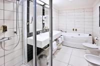 Koupelna v ubytování Wellness Hotel Vista