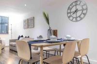 Půdorys ubytování Stylish 2 Bed 2 Bath apartment in City Centre with Free Parking