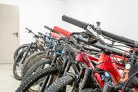 Jazda na bicykli v okolí ubytovania Riu Nere Mountain Apartments