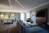 Kansas City Marriott Downtownにあるテレビまたはエンターテインメントセンター