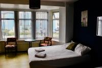 Henson Hotel Pleasure Beachにあるベッド