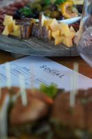 Jídlo v hotelu nebo okolí