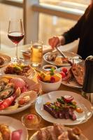 ホテルの敷地内または近くでの食事または食べ物