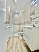 A bathroom at Juan XXIII