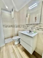 A bathroom at Juan XXIII