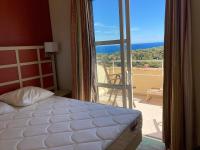 Posteľ alebo postele v izbe v ubytovaní Duplex 3 Pièces 6 Pers avec Terrasse, Piscine, et Parking - FR-1-504-658